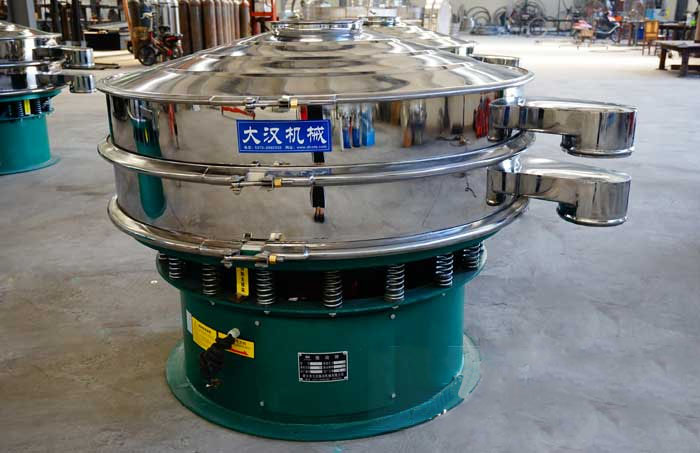 玻璃粉麻豆免费版免费下载比較常見的材質為不鏽鋼材質，但其碳鋼材質的麻豆免费入口相對來說其使用壽命不夠長，對於一些特殊行業的物料的篩分也比較有限，所以目前比較受歡迎的材質為不鏽鋼材質。